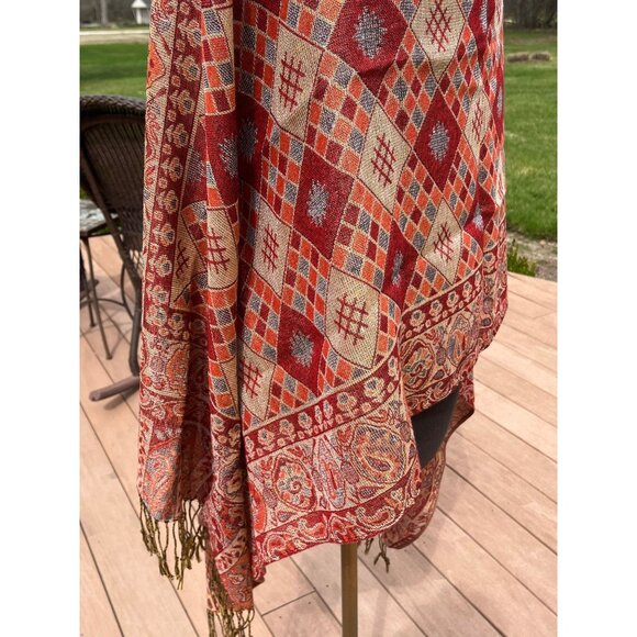 Vtg Wrap Shawl 1980’s Shades Of Orange With Silver Thread Paisley & Geometric - Picture 7 of 10
